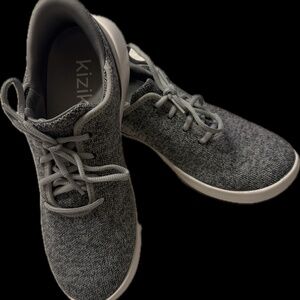 Kizik Women's Gray and White tennis shoes size 8.5